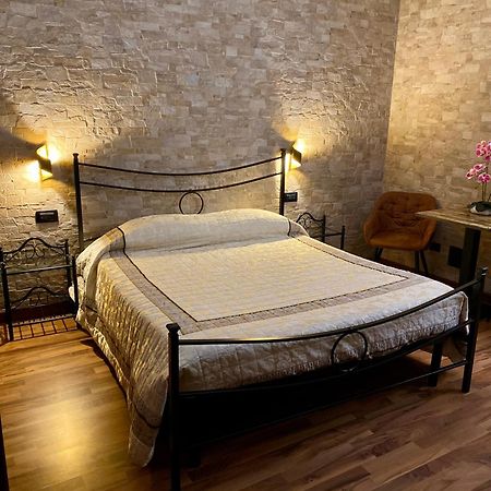 Uria Rooms & Suite B&B 维耶斯泰 外观 照片