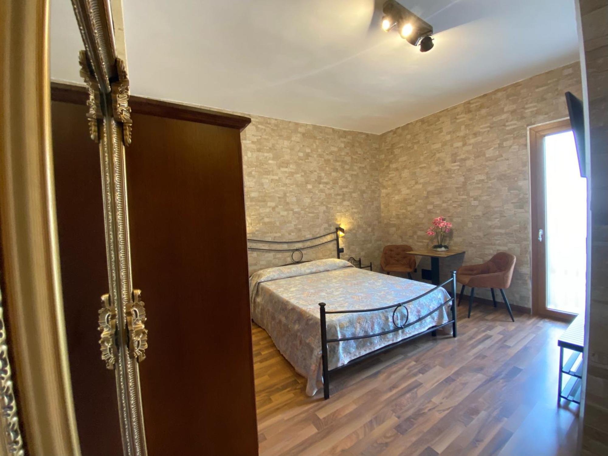 Uria Rooms & Suite B&B 维耶斯泰 外观 照片